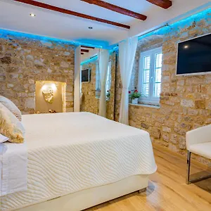 https://apartments-trogir-stars.splithotels.org