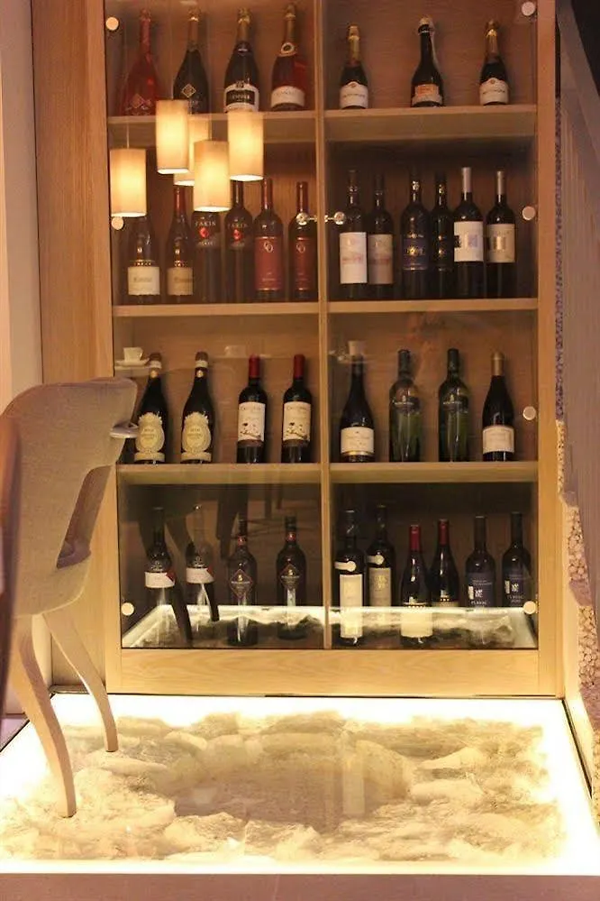 Art Hotel Kalelarga Zadar 4*,